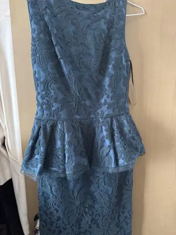 Tadashi shoji 드레스
