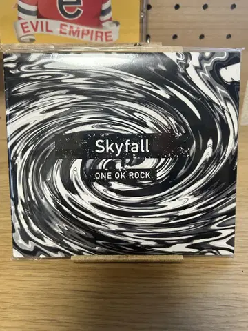 정품 ONE OK ROCK Skyfall