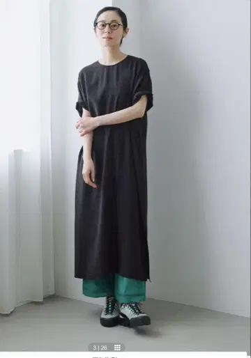 하프 슬리브 박스 원피스 / 블랙