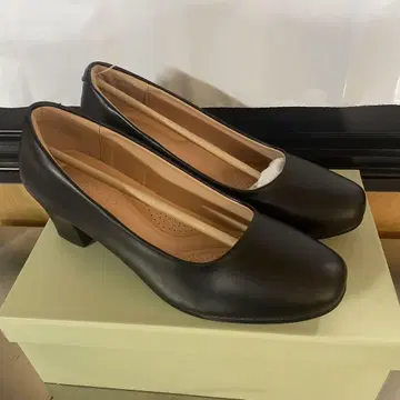천연 가죽 플레인 펌프스 24.5cm 힐 5cm
