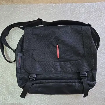 새상품급 삼소나이트 블랙 메신저 백 숄더백