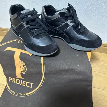 T PROJECT 블랙 스니커즈
