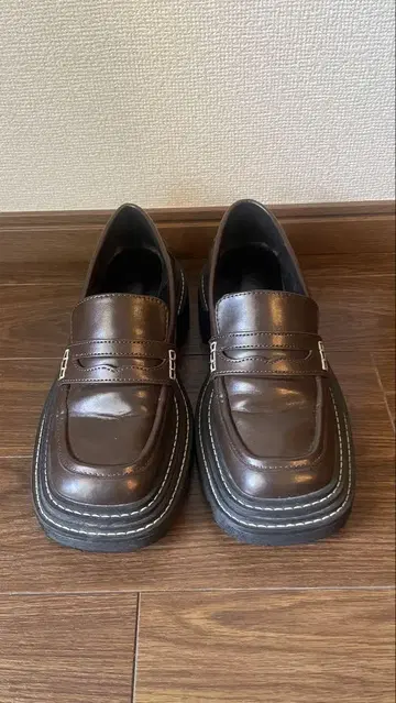 브라운 통굽 로퍼 찰스앤키스