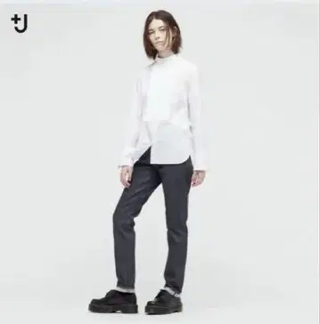 택 포함 미사용 새상품 유니클로 +J 셀비지 스트레이트 청바지 24