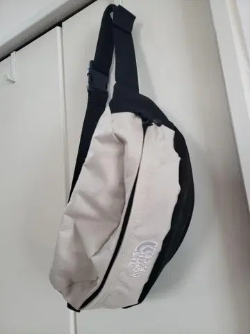 THE NORTH FACE 바디백 화이트/블랙