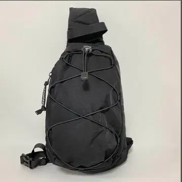 cp company 씨피 컴퍼니 렌즈 숄더백 블랙