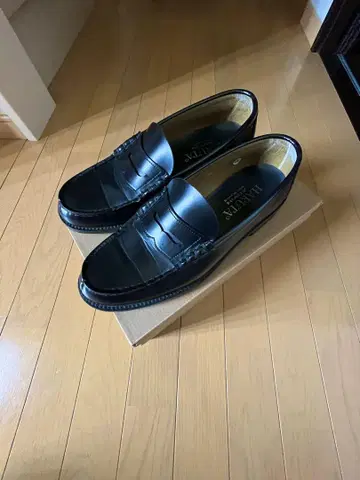 HARUTA ARVIN 블랙 가죽 로퍼