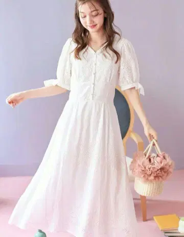 소매 리본 포함 펄 버튼 코튼 레이스 원피스 아이보리