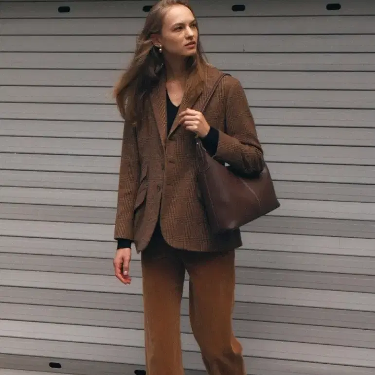 De Meriel Veneta Hobo Bag Medium Wood Brown New on Bunjang