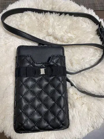 TO BE CHIC 블랙 스마트폰 숄더백