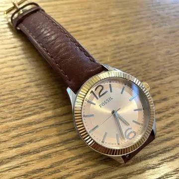 FOSSIL 손목시계 여성용 클래식 디자인 브라운 가죽 파슬