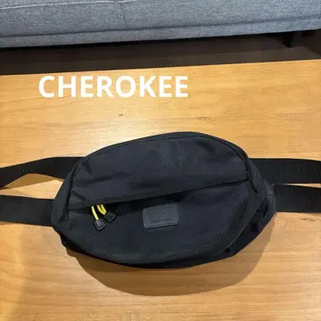 CHEROKEE 바디백