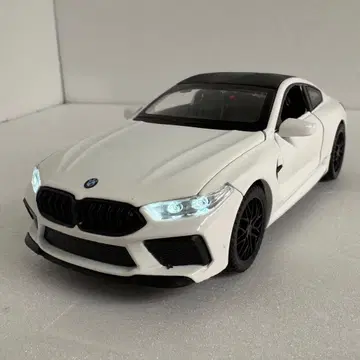 BMW M8 다이캐스트 미니카 1/32