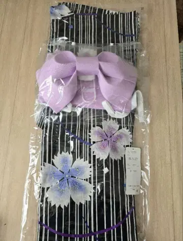블랙 베이스 보라색 꽃무늬 유카타, 리본 오비 세트