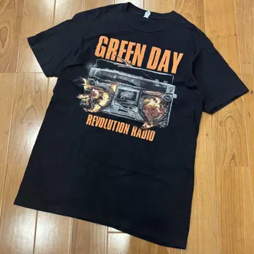 GREEN DAY REVOLUTION RADIO 티셔츠 M 사이즈
