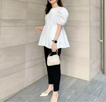 fit more 하프 슬리브 파워 숄더 페플럼 블라우스