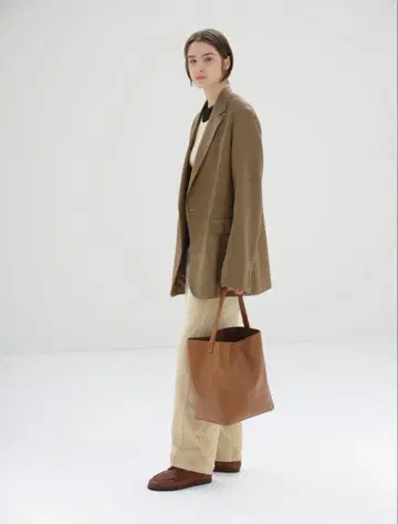AURALEE MADE BY AETA 가죽 백 브라운