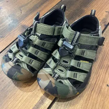 KEEN 아웃도어 샌들 카모플라쥬