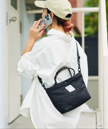 KIU FREAK'S STORE 숄더백