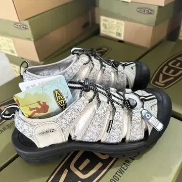 KEEN 아웃도어 샌들 27cm 화이트/그레이