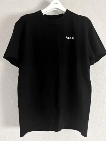 미사용 사카이 sacai 로고 프린트 티셔츠 블랙