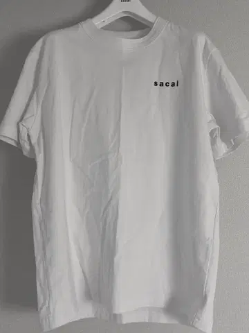 미사용 사카이 sacai 로고 프린트 티셔츠 화이트