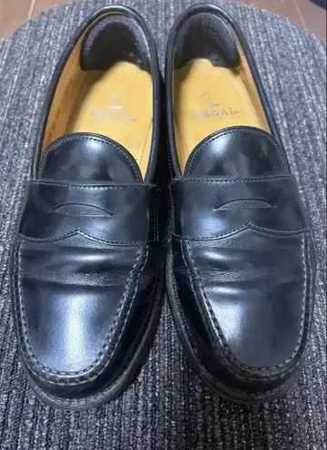REGAL 블랙 가죽 로퍼 25EB 25.5