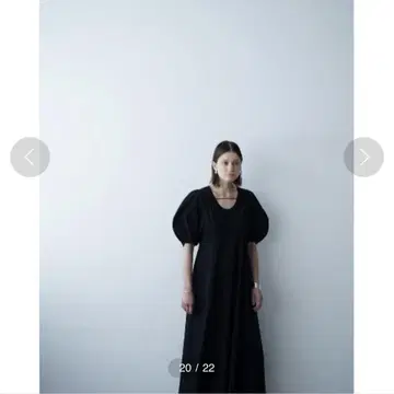 클레인 스트레이트 라인 볼륨 퍼프 원피스