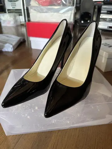 블랙 에나멜 스틸레토 하이힐 힐 높이 10.0cm