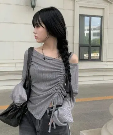 anyonemore 원오프숄더 개더 리본 긴팔 티셔츠 그레이