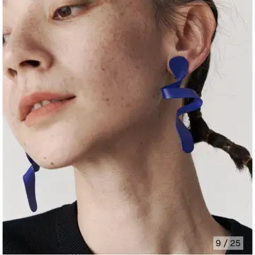 MELT WAVE PIERCE 멜트 웨이브 귀걸이 블루 귀찌