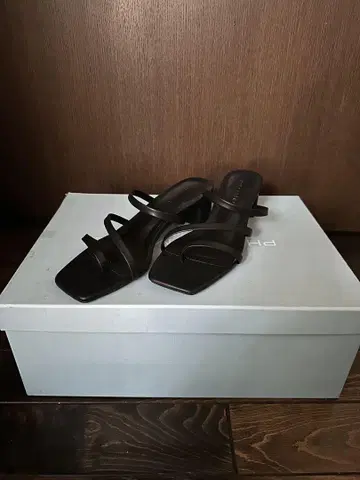 블랙 스트랩 샌들 M 사이즈