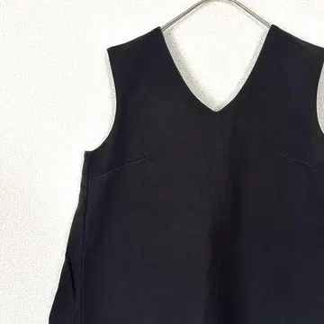 JEANASIS 티셔츠 V넥 슬리브리스 플레어 무지 루즈핏