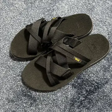 Teva 블랙 스포츠 샌들 23cm