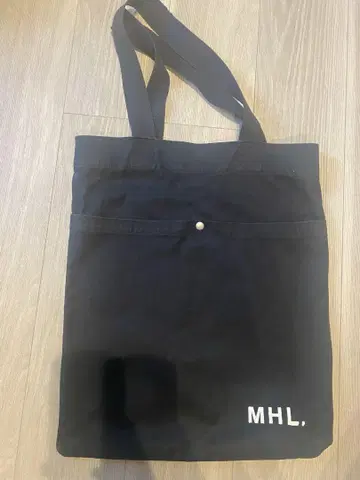 MHL. 블랙 토트백