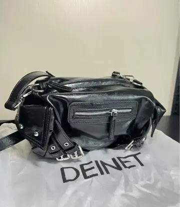 DEINET 블랙 바디백
