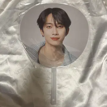 Hi-Fi Un!corn 기윤 부채 미사용 새상품