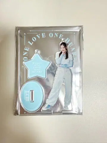 ONE LOVE ONE HEART 이치 아크릴 스탠드