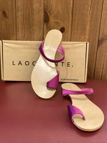 LAOCOONTE 라오콘테 텅 스트랩 플랫 샌들