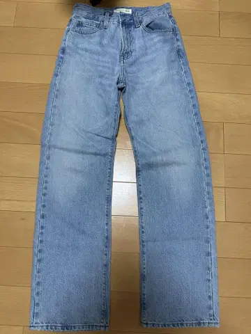 유니클로 스트레이트 데님