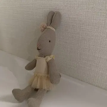 Maileg 메일레그 발레 수트를 입은 토끼 크림
