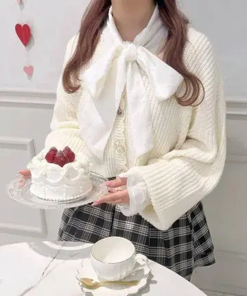 apres jour 스캘럽 비쥬 가디건 아이보리