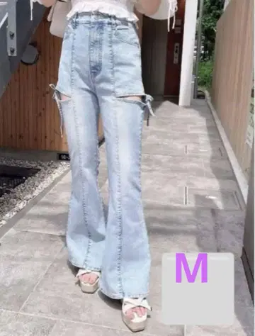 INGNI 사이드 리본 컷 아웃 플레어 데님 팬츠
