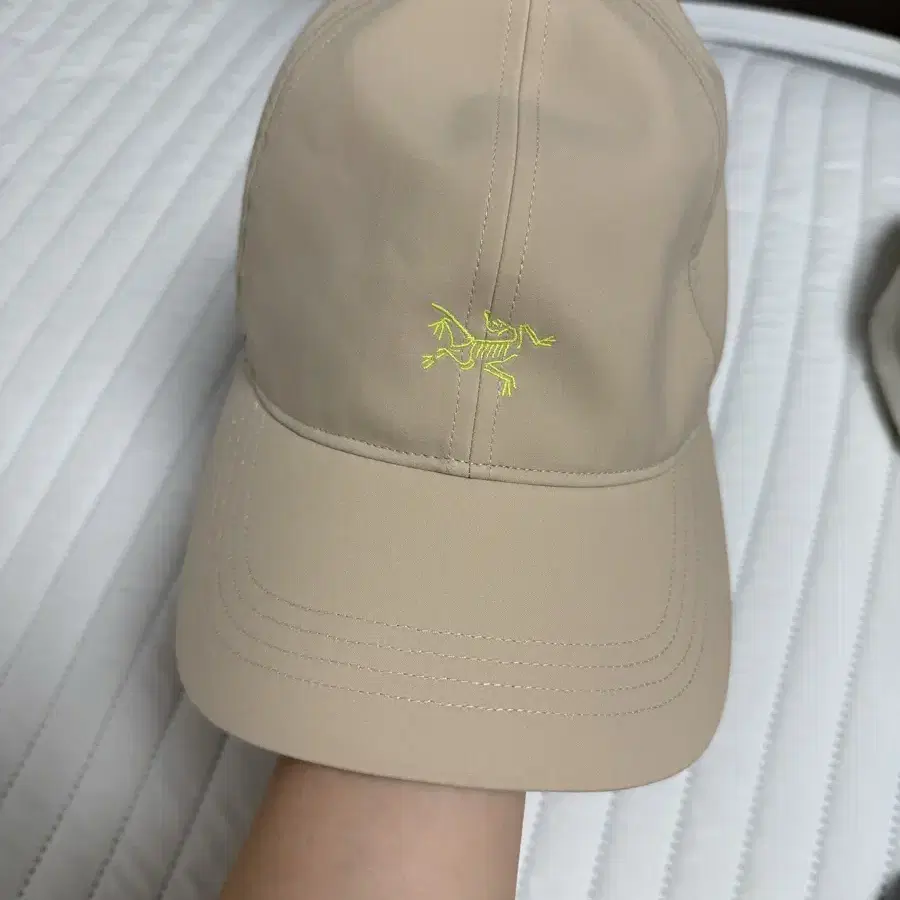 Arcteryx Small Bird Hat ベージュ Arcteryx Mens Small Bird Logo Hat Workwear Brown Cap