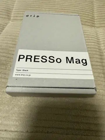 스마트폰 스탠드가 되는 마그넷 지갑 'PRESSo Mag'