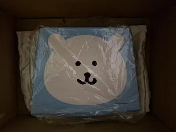 농담곰 무릎 위 쿠션 포함 테이블