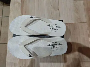 아베크롬비 비치 샌들 화이트