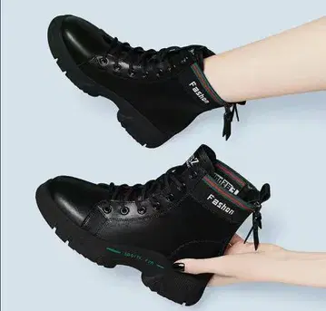 블랙 워크 부츠 패션 로고