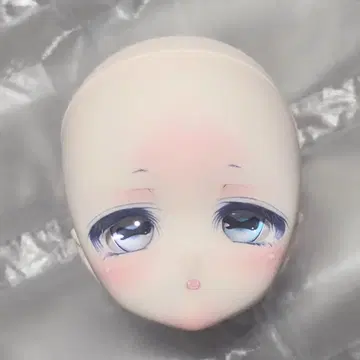 DDH-01 커스텀 헤드 세미 화이트 아이 소프트 비닐 MDD DD