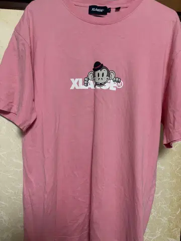 XLARGE 핑크 티셔츠 캐릭터